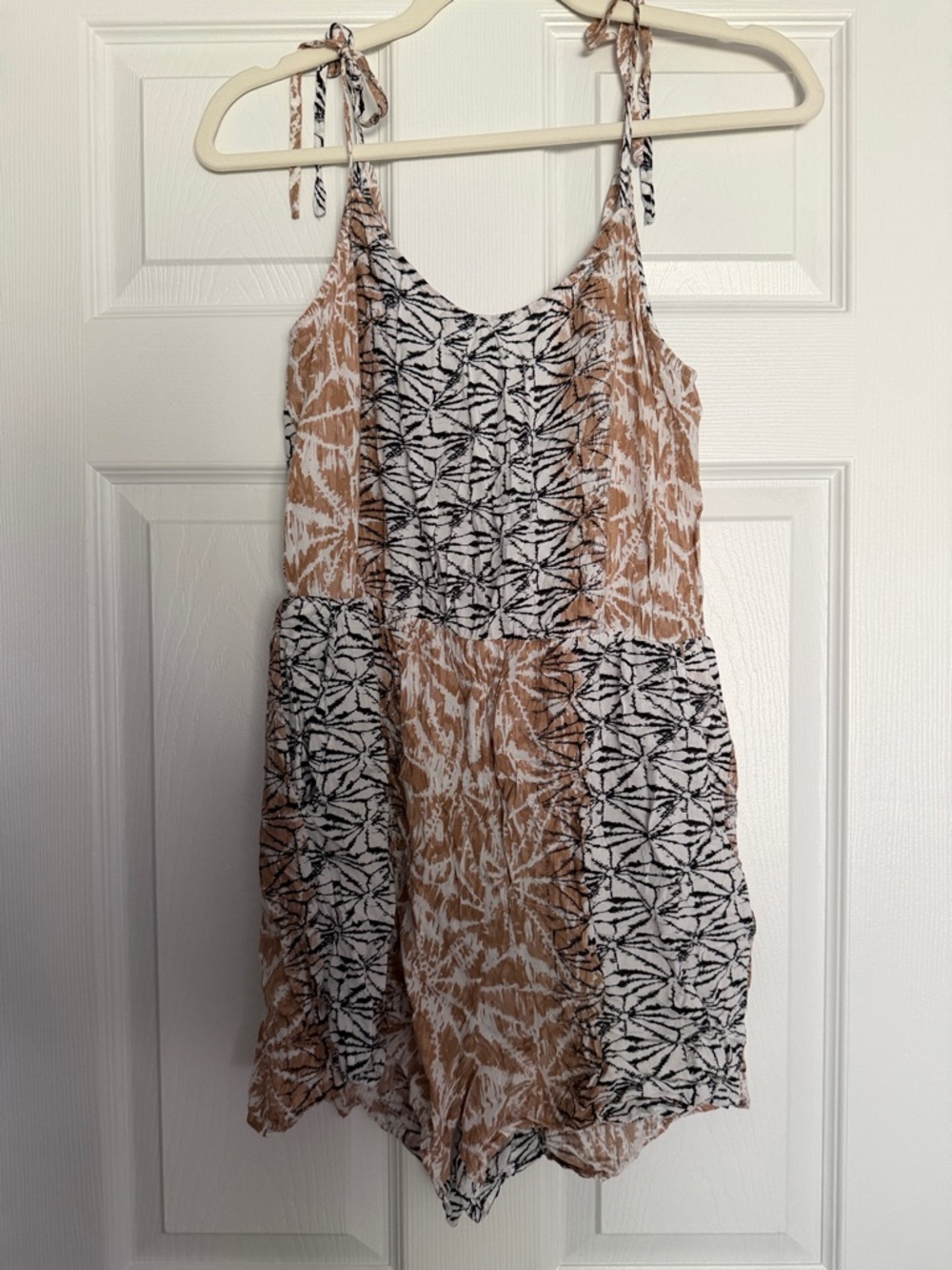 BCBGMaxAzria Beige and Black Patterned Tie-Shoulder Romper